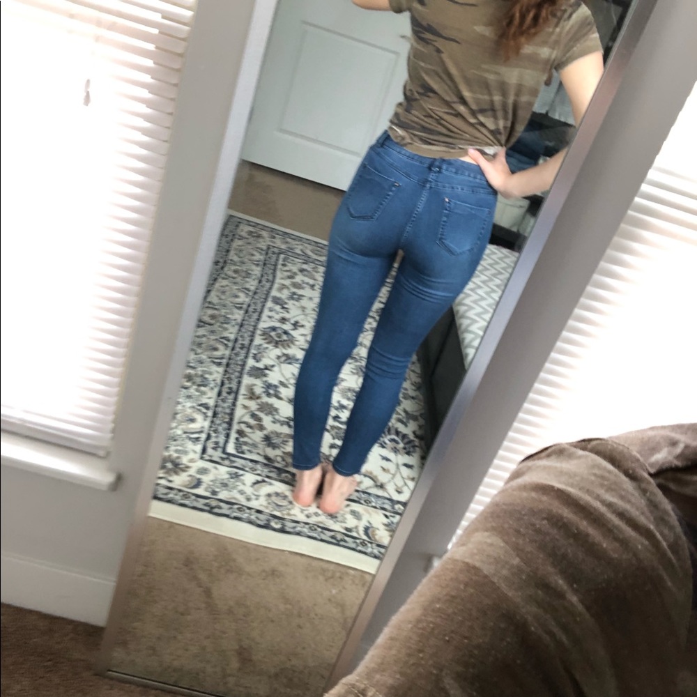 Distressed jeans - Picture 3 of 4